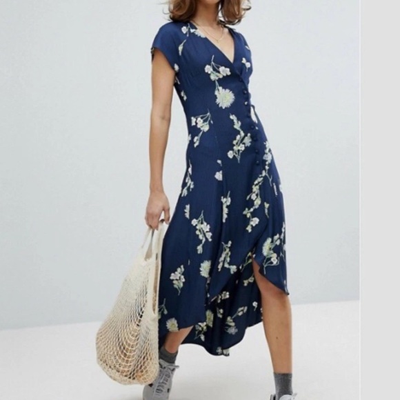 Free People Dresses & Skirts - Free People Lost In You Floral Midi Dress In Blue size Small